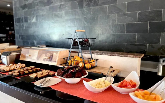 Hotel Trinitarias Suites