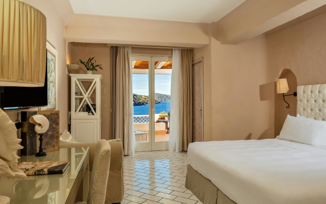 Therasia Resort Sea & Spa - The Leading Hotels of the World