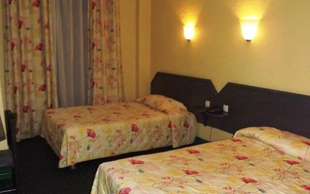 Hotel Azur Riviera Nice вид на фасад