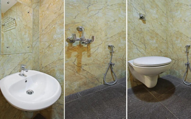 Itsy Hotels Jansi Residency