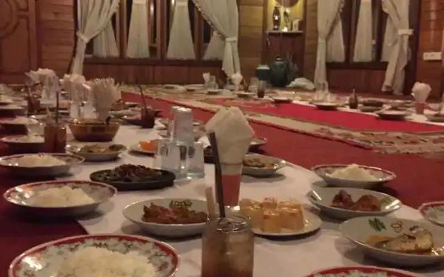 Palanta Roemah Kajoe Syariah Villa