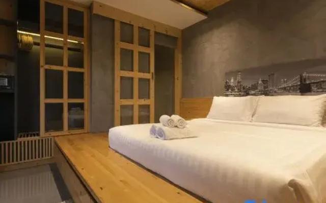 Sara's Nest - Gorgeous Seaview Penthouse at Naiharn beach