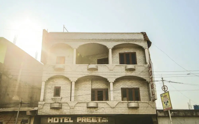 Hotel Preet By OYO Rooms