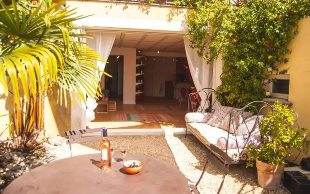 Ecrin de verdure avec accès piscine en plein Aix