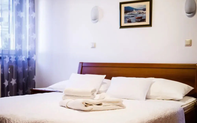 Apartment And Rooms Ana