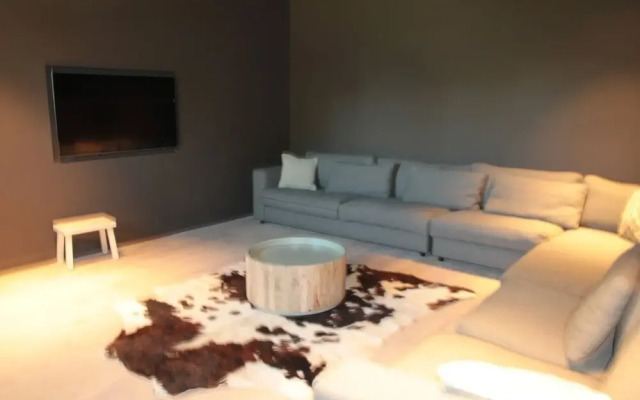 Spacious Countryside Villa
