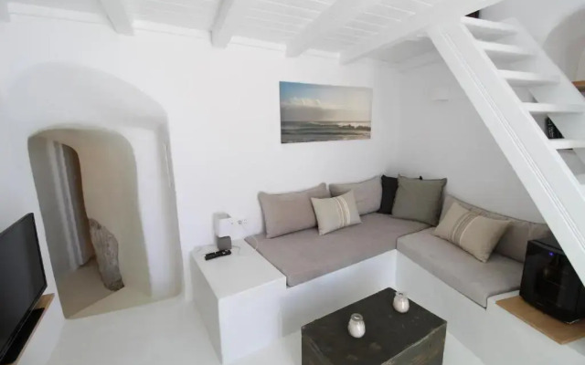 Astrea Suites Notus Dome House