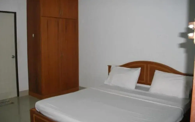 Yong Dee Apartment