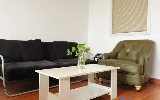 Tuwu Theme Apartment (Jiashan Railway Station Renmin Avenue)