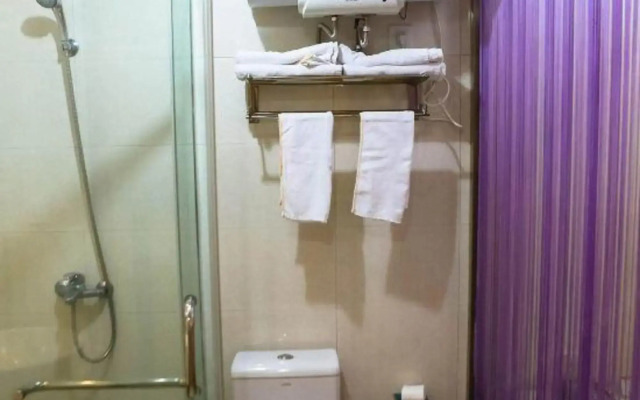 Paojiang Xinyuansu Business Hotel