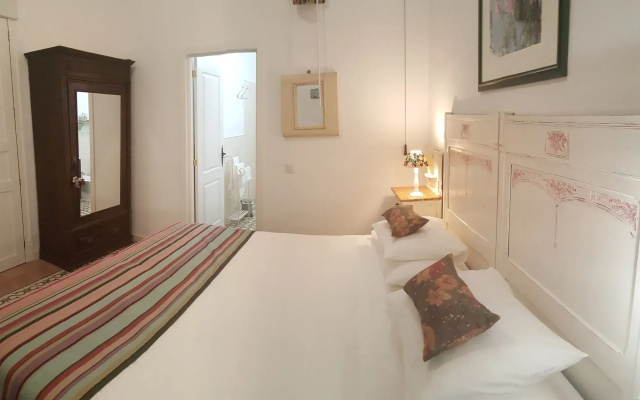 Los Canaritos Guest-House