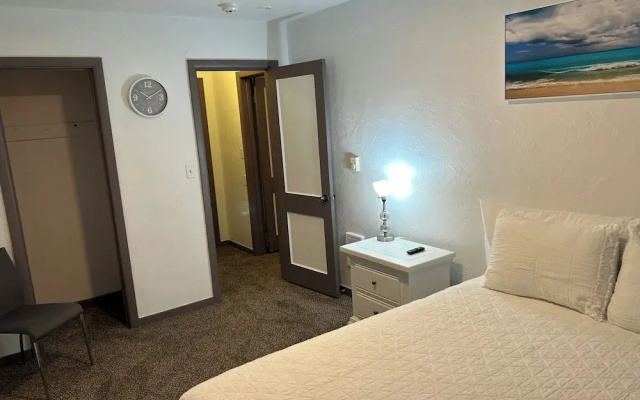 Newport Bay Motel