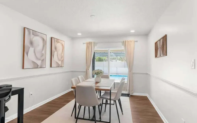 Brooksville Oasis! 3 Bedroom, Heated Pool Home