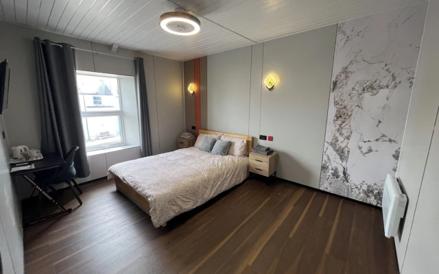 OYO Welsh Holiday Accommodation - Modern Stay