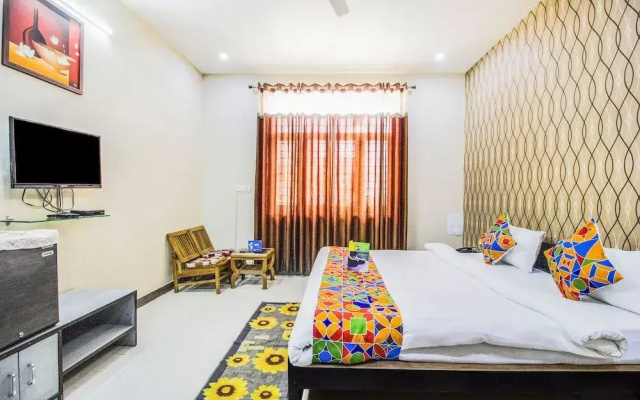 FabHotel Queen Palace