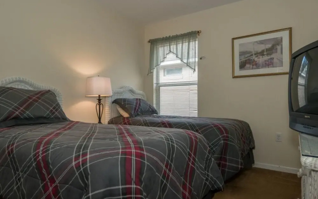 LKB1029LKB Lake Berkley - Four Bedroom Home