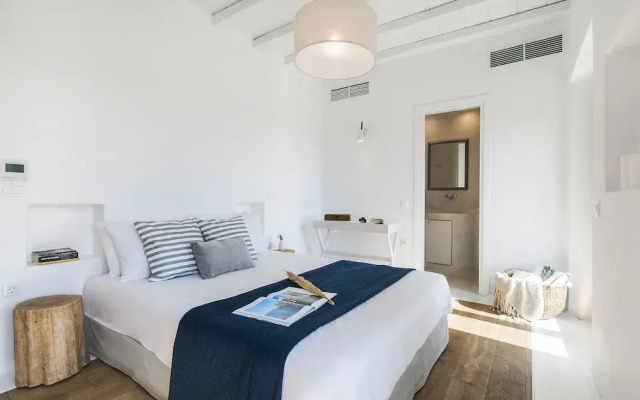 Breathtaking 6Bed villa in Platis Gialos