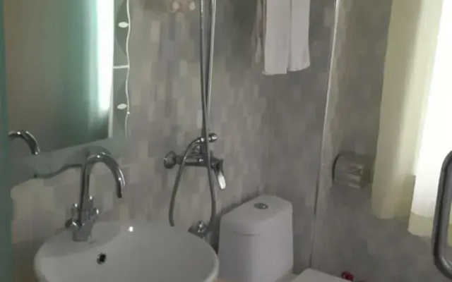 Fuhua Business Motel