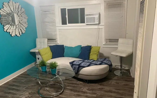 Hollywood Comfortable Stay