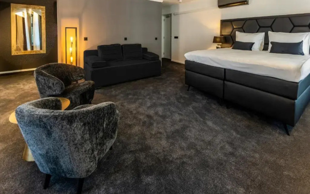 Square Boutique Hotel & Brasserie