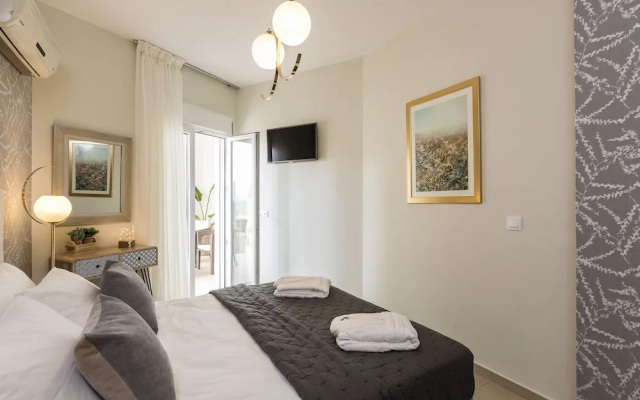 Three Moirai Villa With 2 Heated Pools