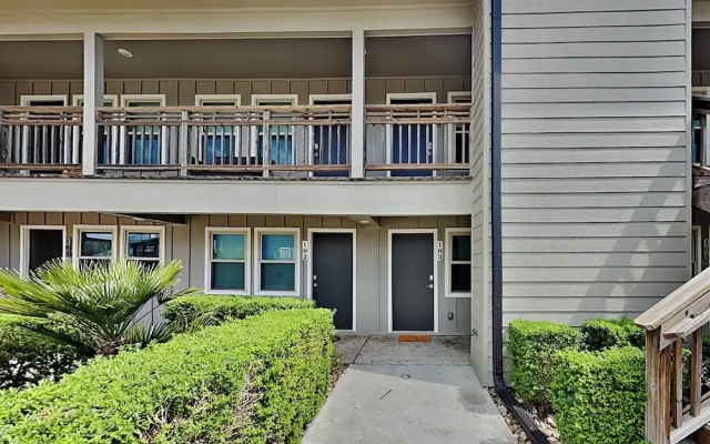 Misty's Crab Shack by Silver Sands Vacation Rentals