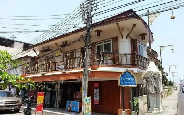 JJ. Home