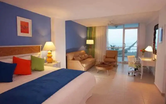 Solarium Coronado Beach