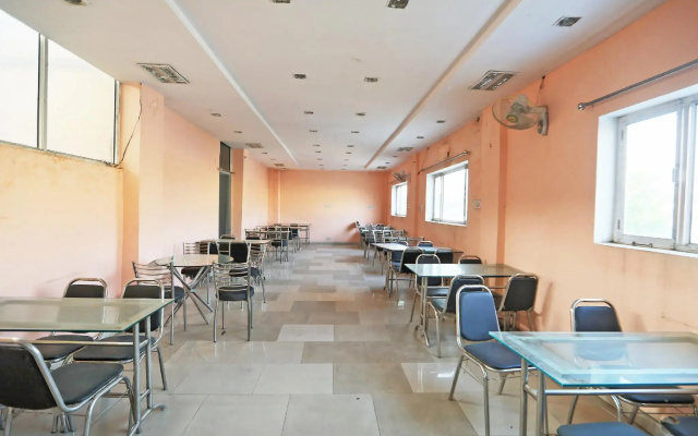 OYO 63063 Yadav Hotel And Restaurant