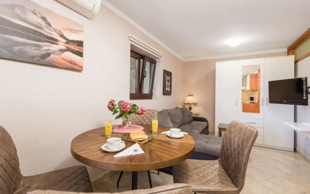 Stunning Apartment in Pobri With 1 Bedrooms and Wifi