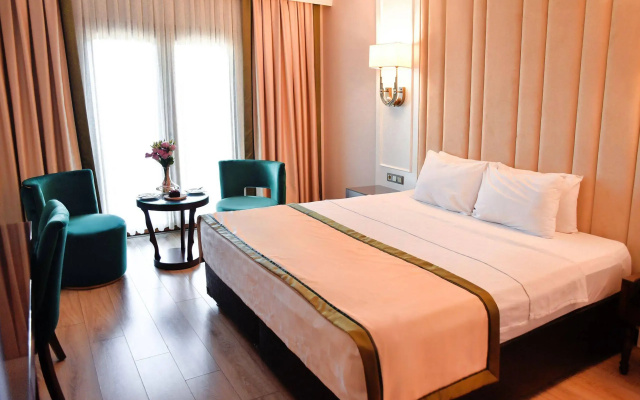 Golden Lake Hotel