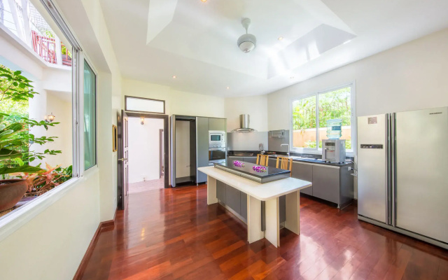 PARADISE Pool Villa Pattaya in Tropicana Village