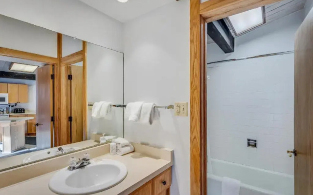 Laurelwood Condominiums Studio Deluxe Unit 414