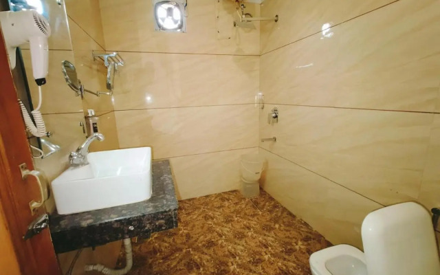Capital O 9415 Hotel Ricky International