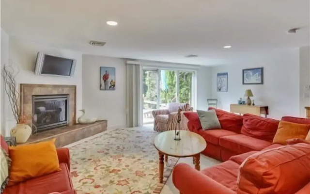 597a Topnotch