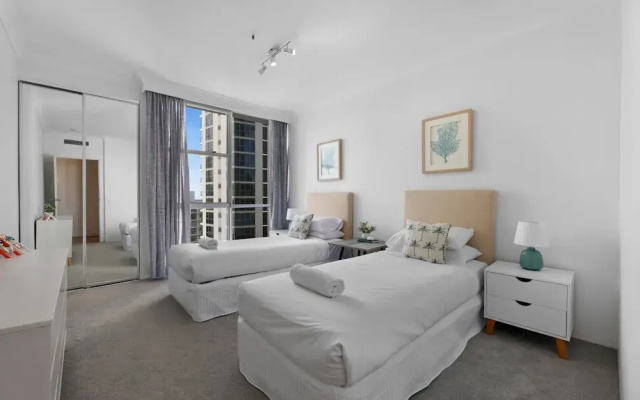 Ocean View 2-bed With Pool, Tennis Court & BBQ