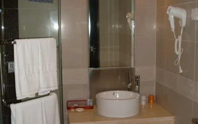 Home Inn Shanghai Stadium Wanping South Road