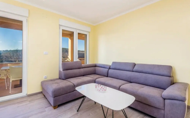 Awesome Home in Cavle With Wifi and 2 Bedrooms