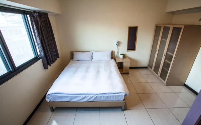 Yizhong Loft Hostel