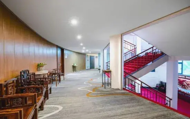 Grapefruit Hotel