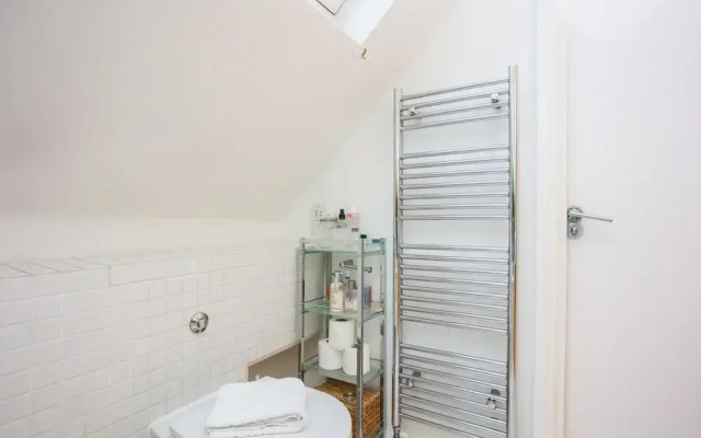 Gorgeous 1 Bedroom Apartment in Kensington