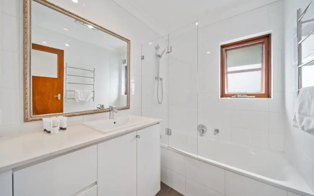 Comfortable 3-bed Haven Near Canberra Attractions