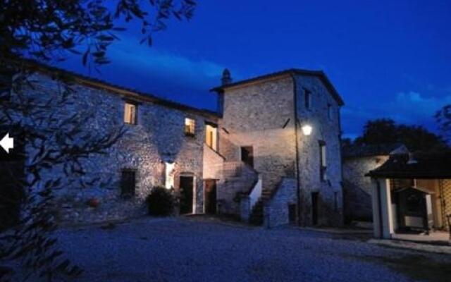 Отель Agriturismo Acqua Calda Монтоне вид на фасад