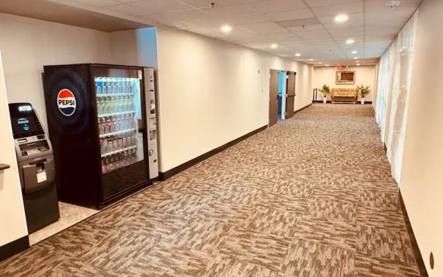 Red Rock Hotel & Suites