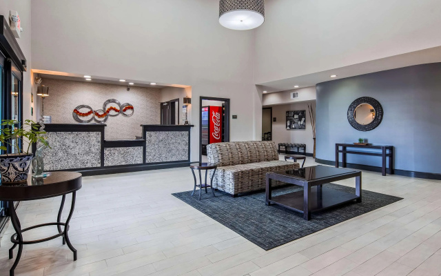 Huntsville Inn & Suites
