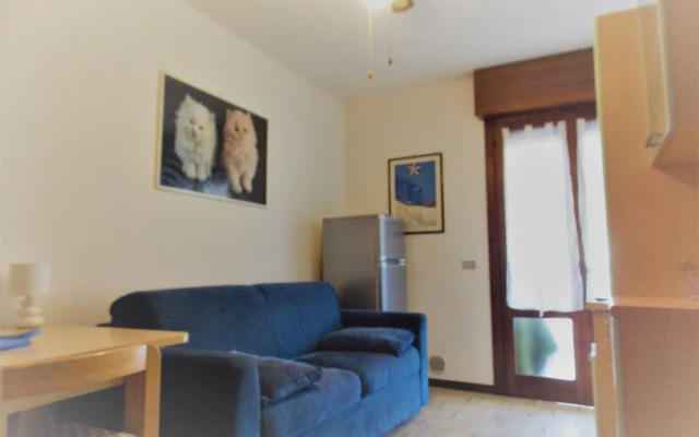 Flat With Parking Only 100m From the Beach