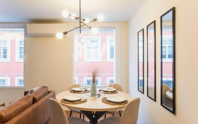 Bombarda Apartments by LovelyStay