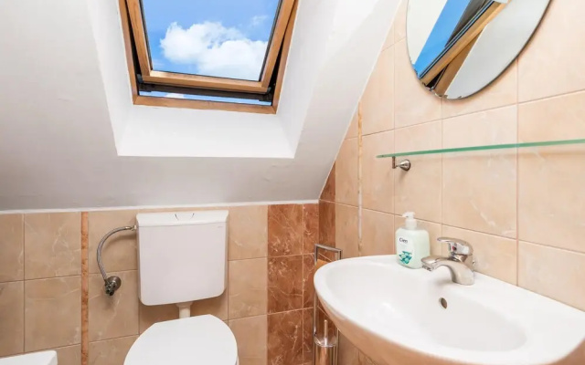 Stunning Apartment in Fuzine With Wifi and 2 Bedrooms