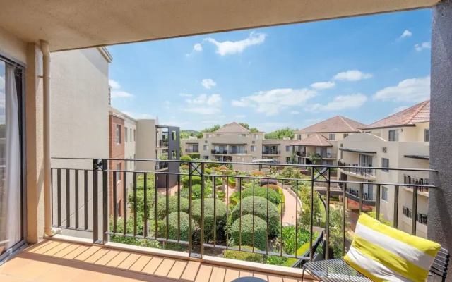 Sleek 2-bed Apartment in Vibrant Kingston