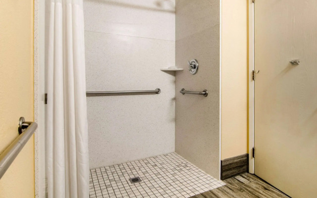 Quality Inn & Suites Albany Corvallis